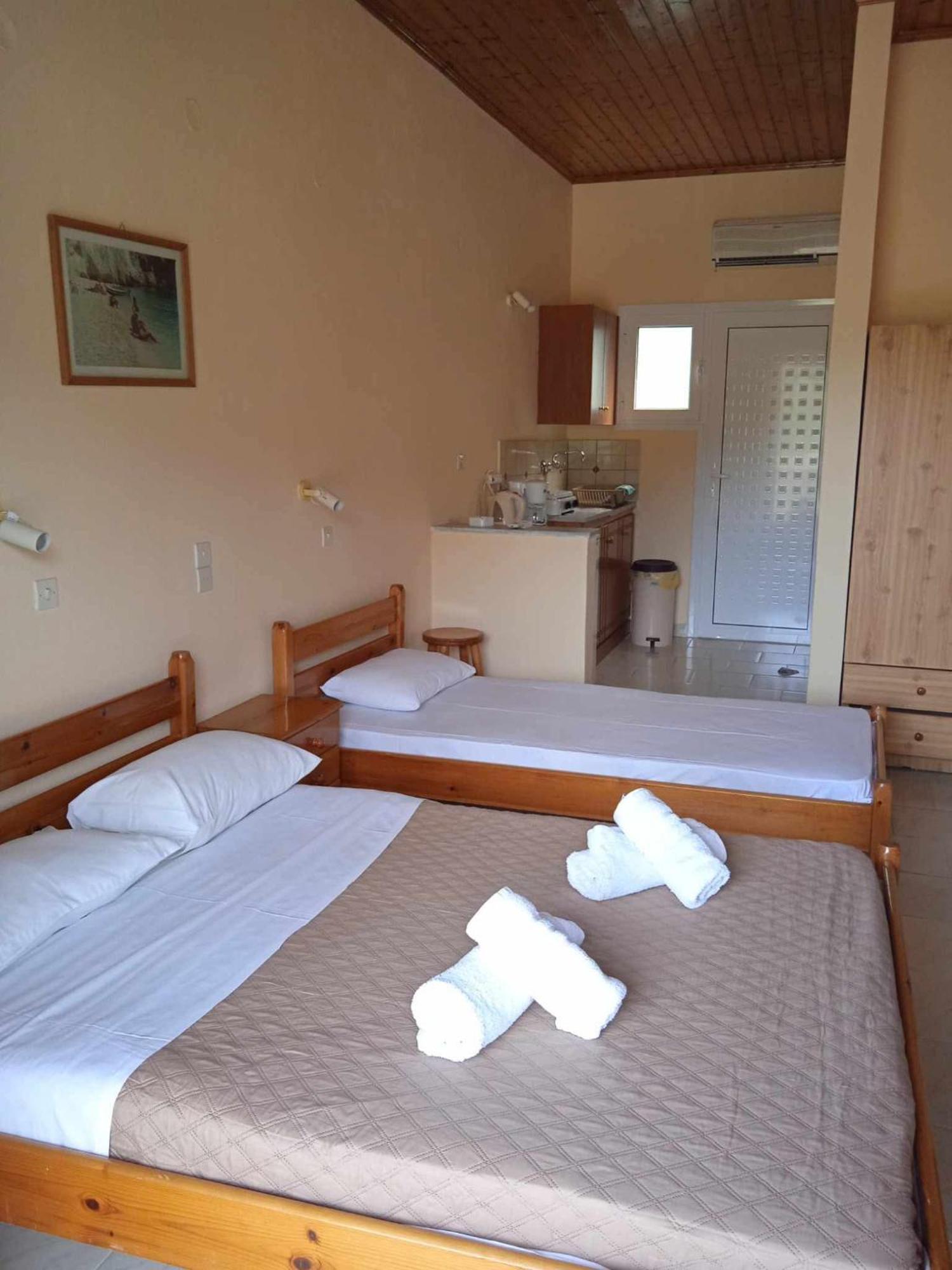 Peyko Rooms Keri ภายนอก รูปภาพ